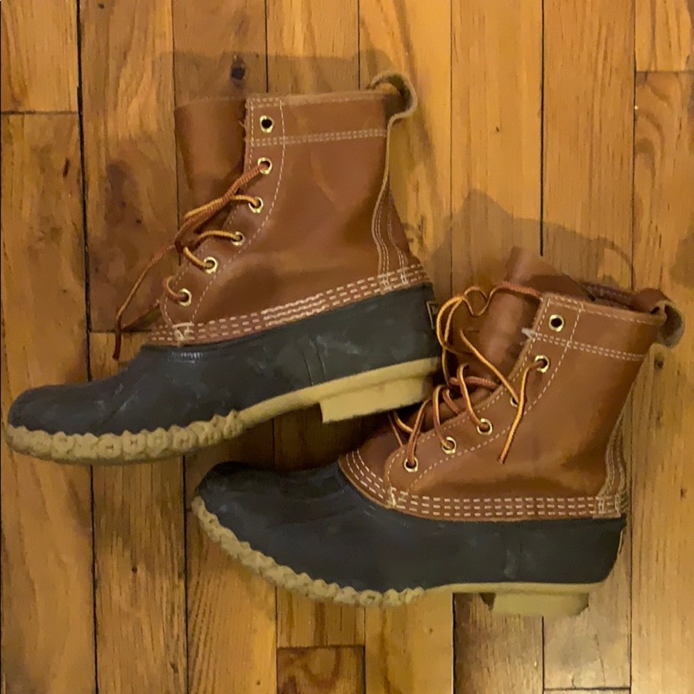 Bean Boots with dark green/brown base size 7M